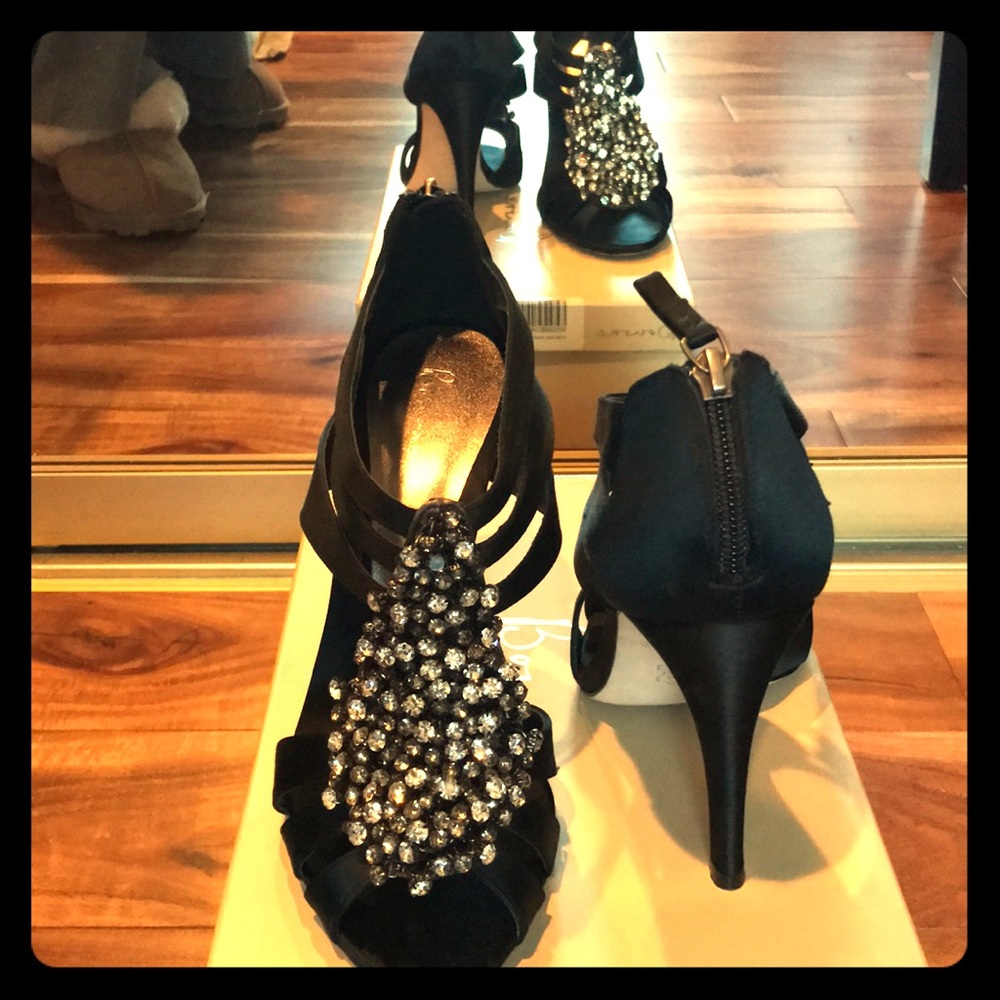 Bourne Women's Leigh T-Strap Sandal